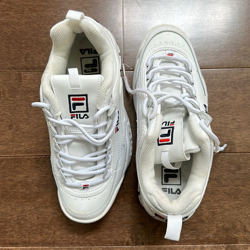 Fila sneakers. Women’s size US 8
